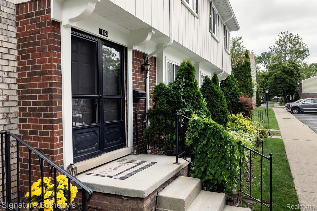 1863 Newporte, Royal Oak