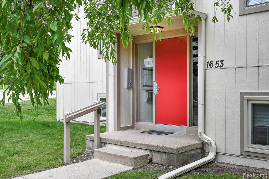 1653 Riverside Drive Suite #1, Rochester Hills city