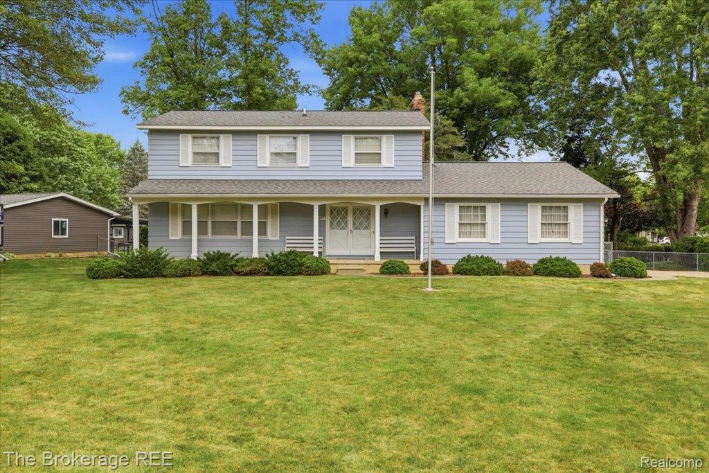 4375 Esta Drive, Genesee charter township