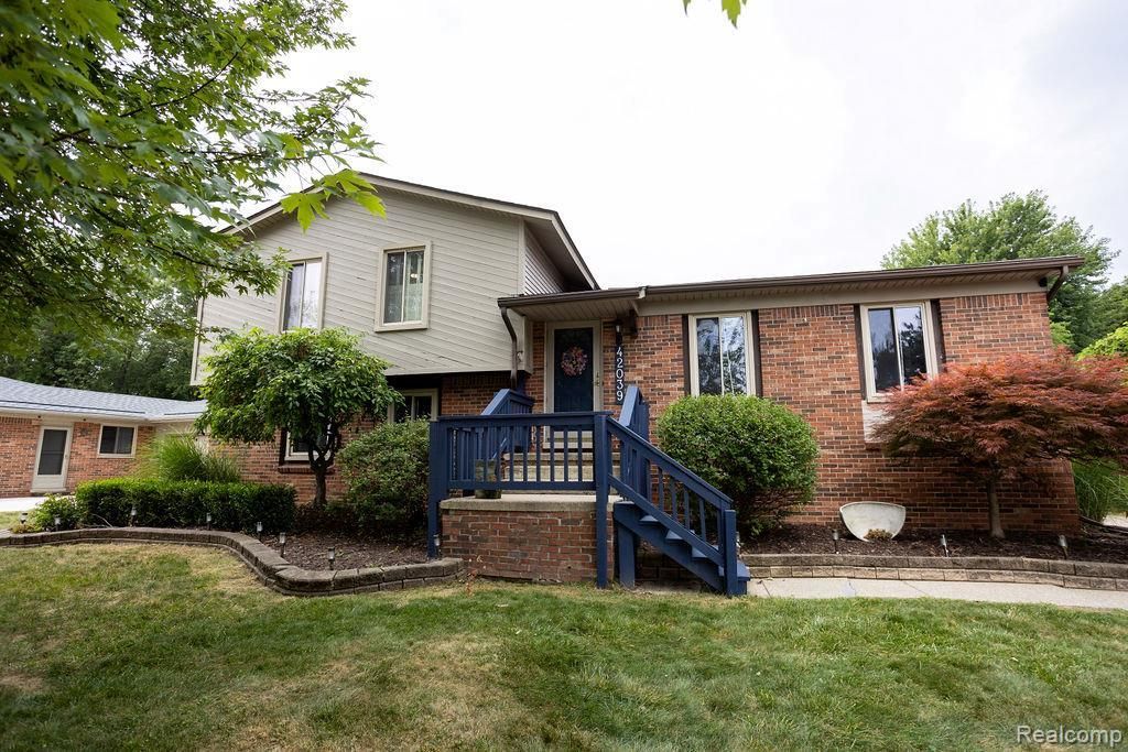 42039 Merrimac Circle, Clinton charter township