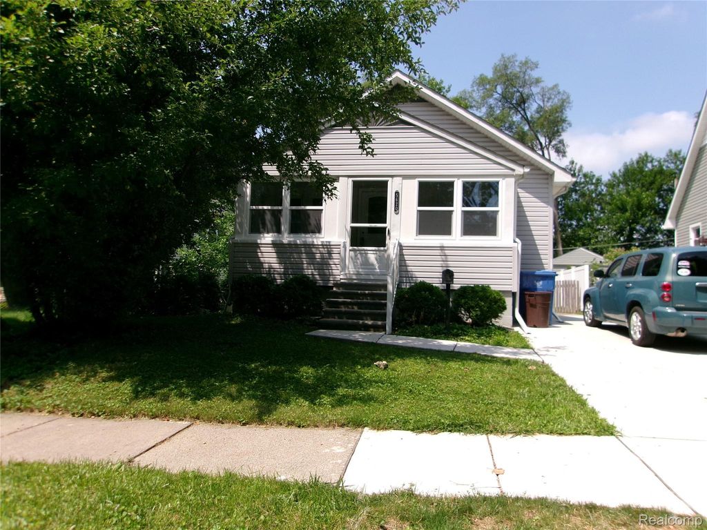 5620 Hipp Street, Dearborn Heights city