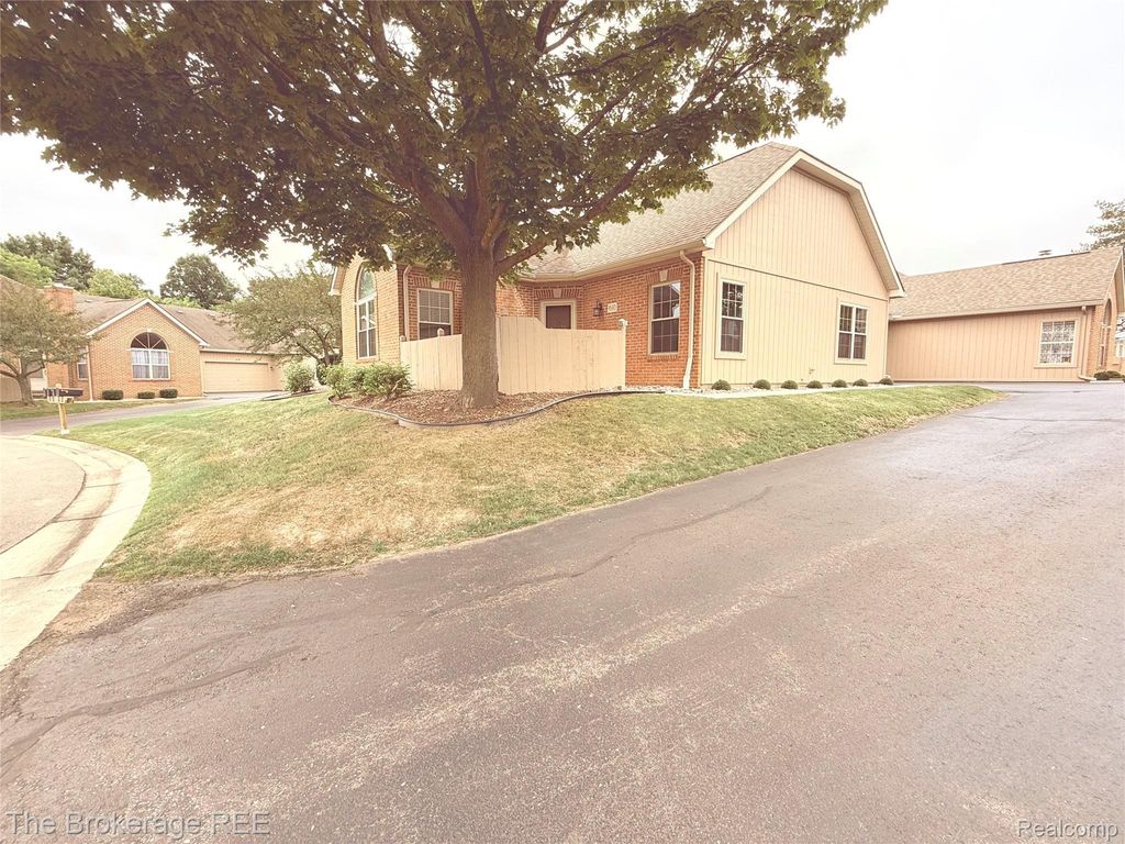 610 Perry Creek Drive, Grand Blanc city
