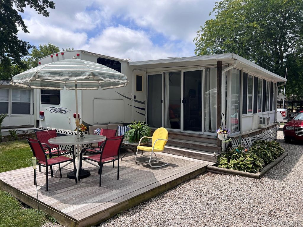 10001 Goodall Road, Durand city