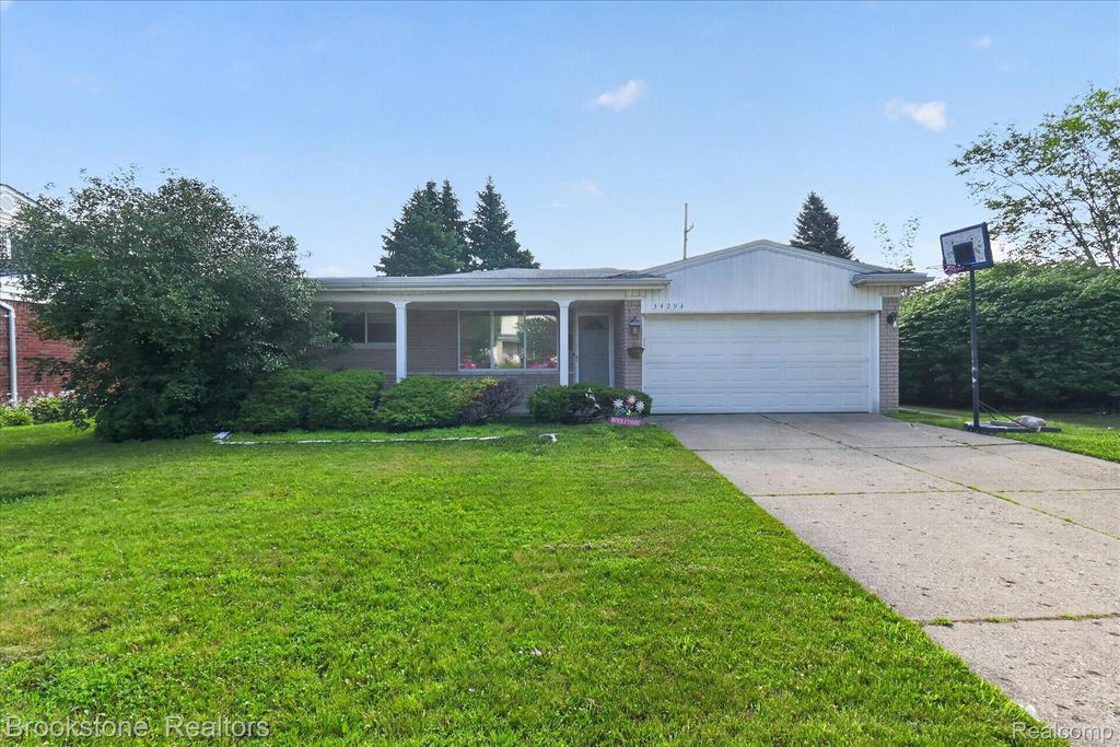 34294 Greentrees Road, Sterling Heights city