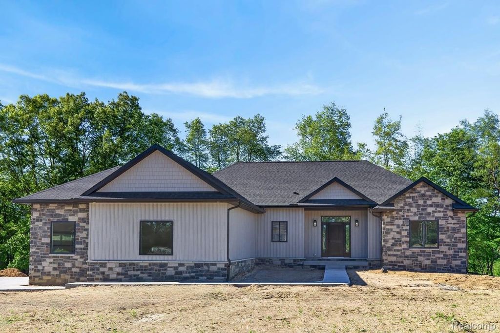 5005 Metamora Ridge, Metamora township