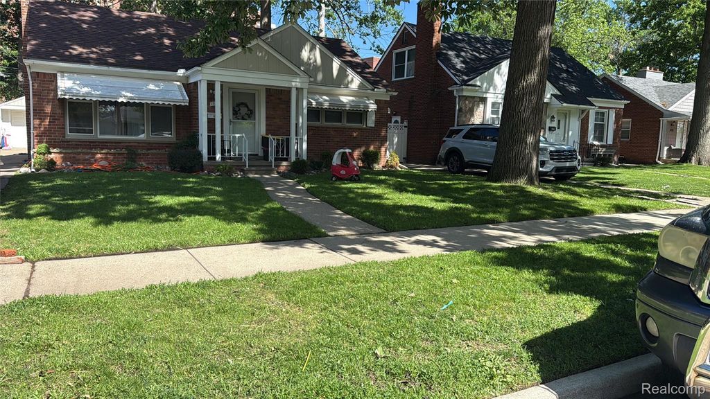 1500 Sherwood Court, Dearborn city