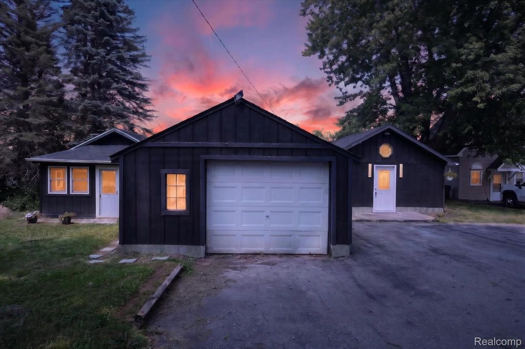 3515 Lakeview Drive, Ortonville village