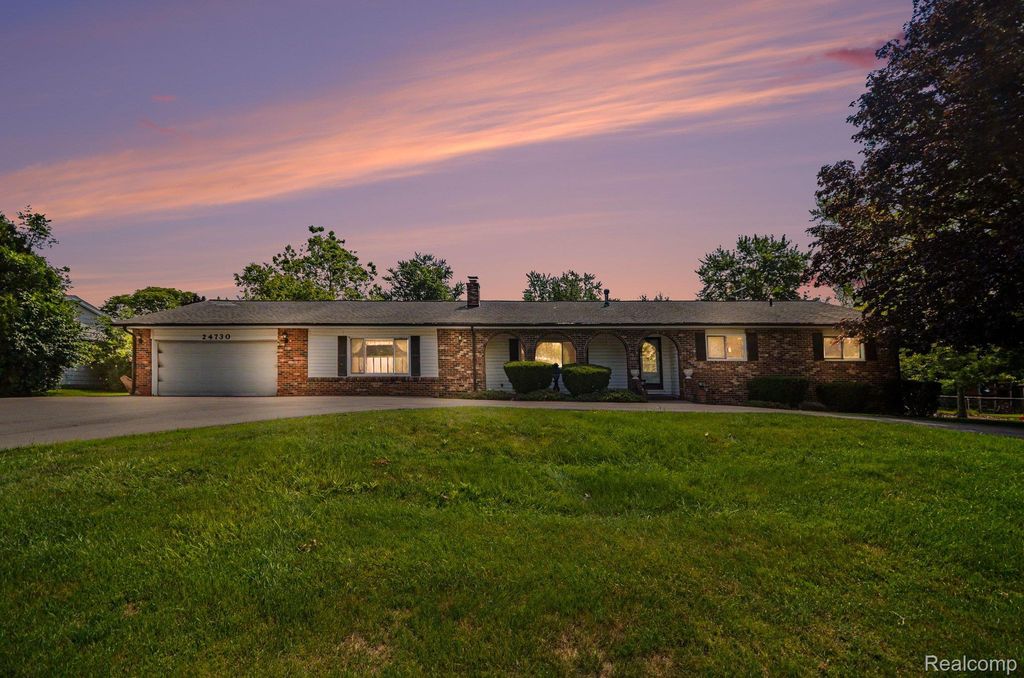 24730 Creekside Drive, Farmington Hills city