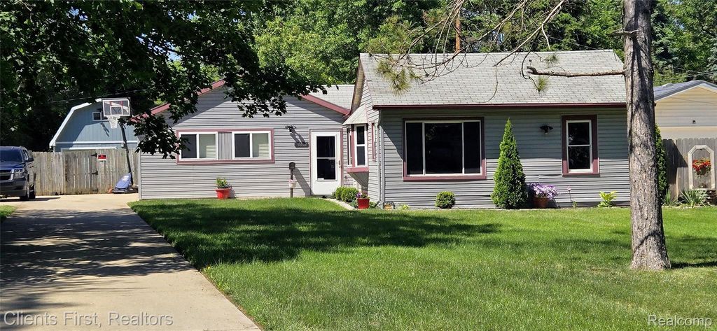 36852 Chase Street, Romulus city