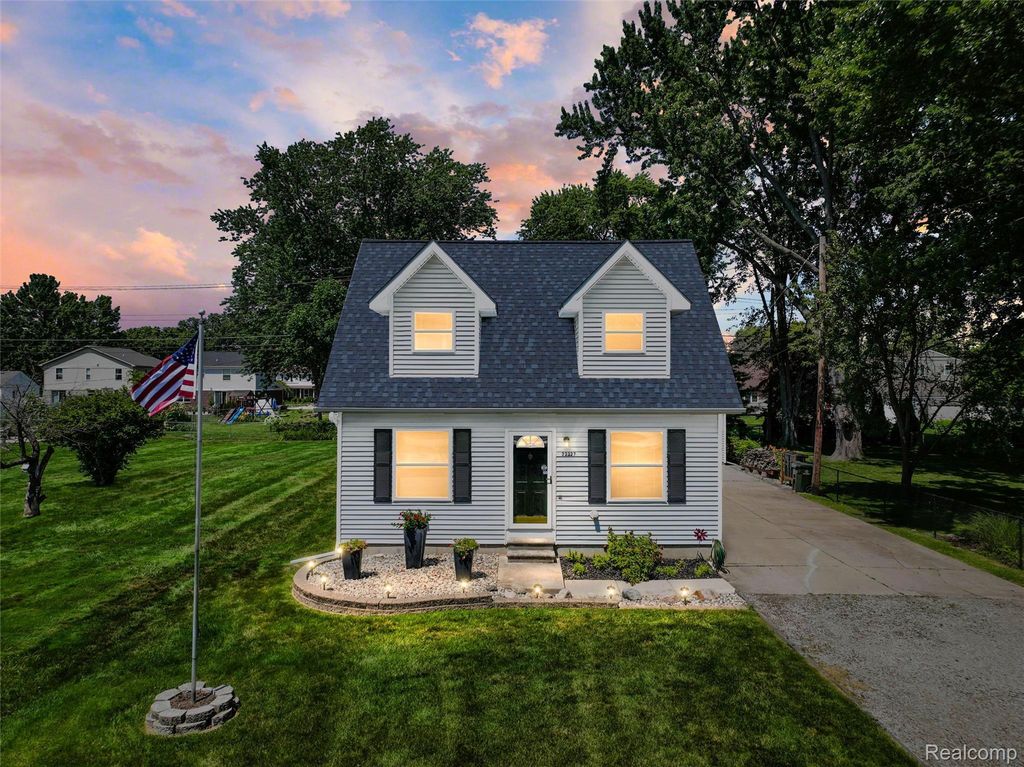 22327 Martin Road, St. Clair Shores city