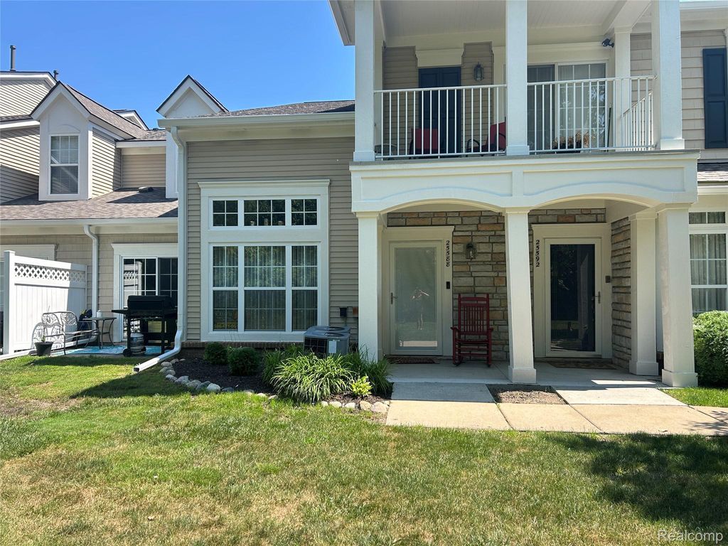 25588 Sun Sail Court, Harrison Township