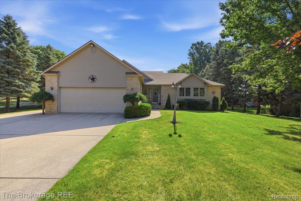 6057 Center Road, Grand Blanc charter township