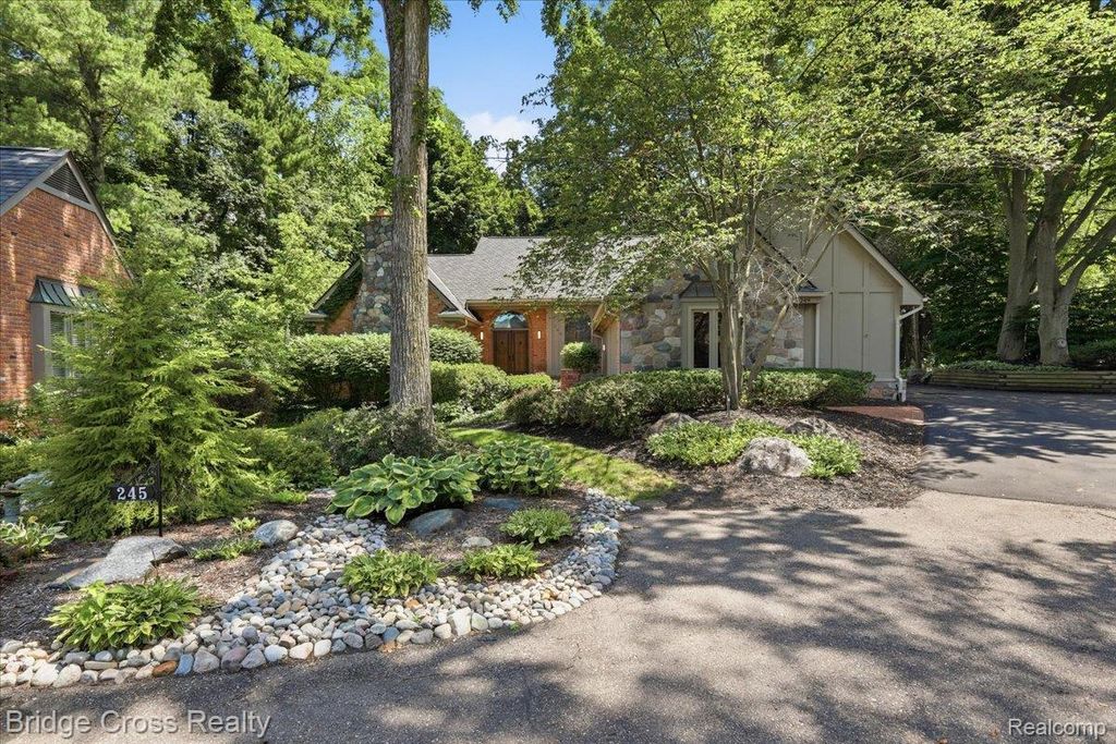 249 Norcliff Drive, Bloomfield Hills