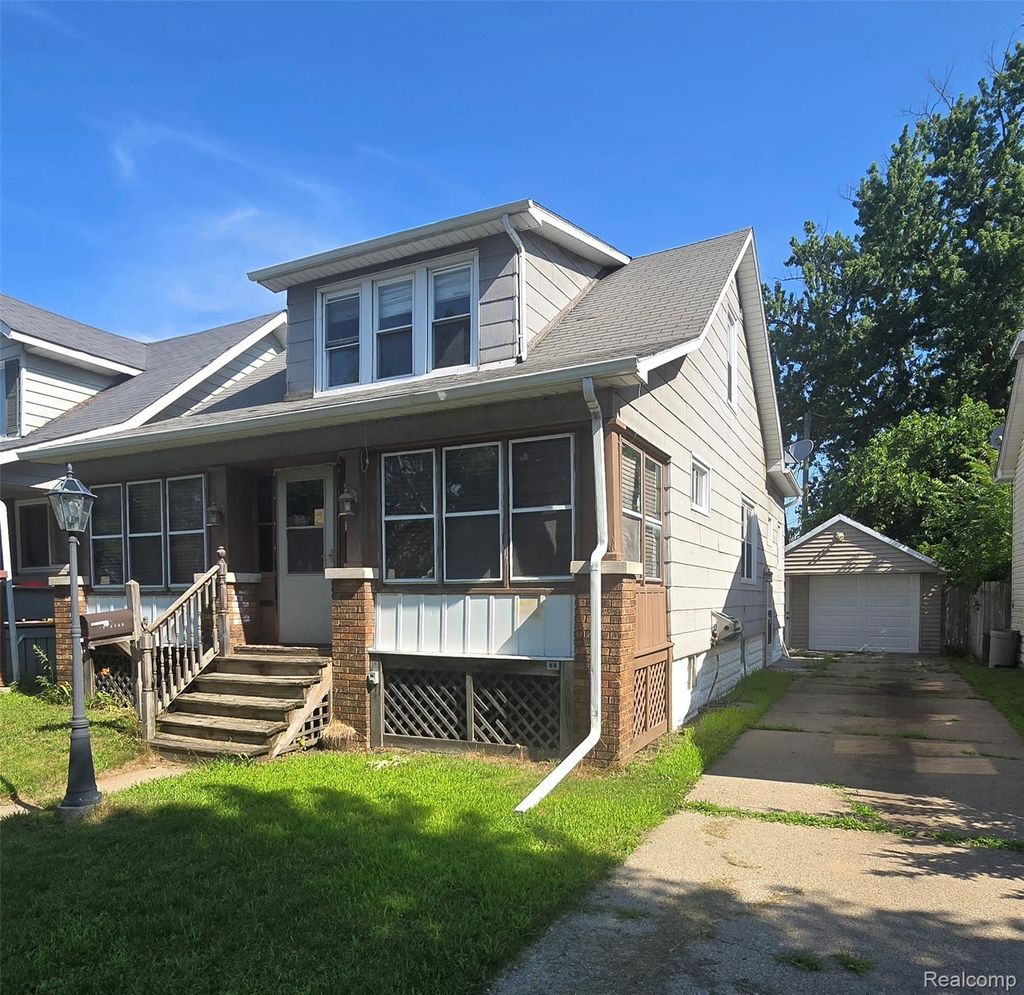 1619 White Street, Port Huron city