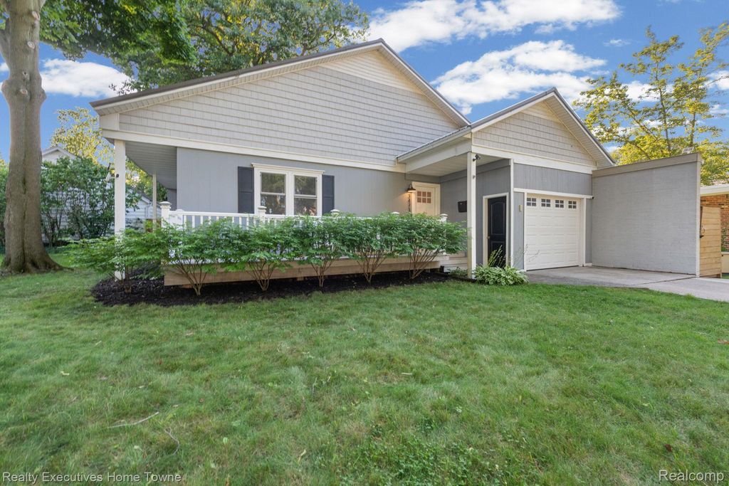 3473 Armour Street, Port Huron city