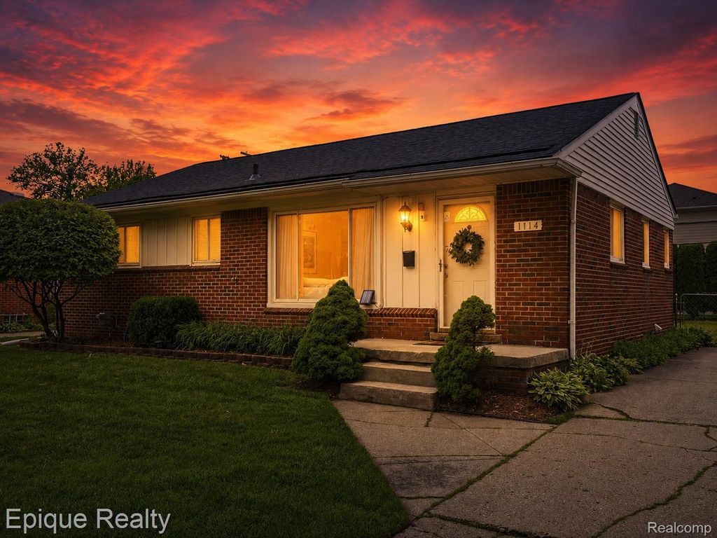 1114 W 13 Mile Road, Royal Oak city