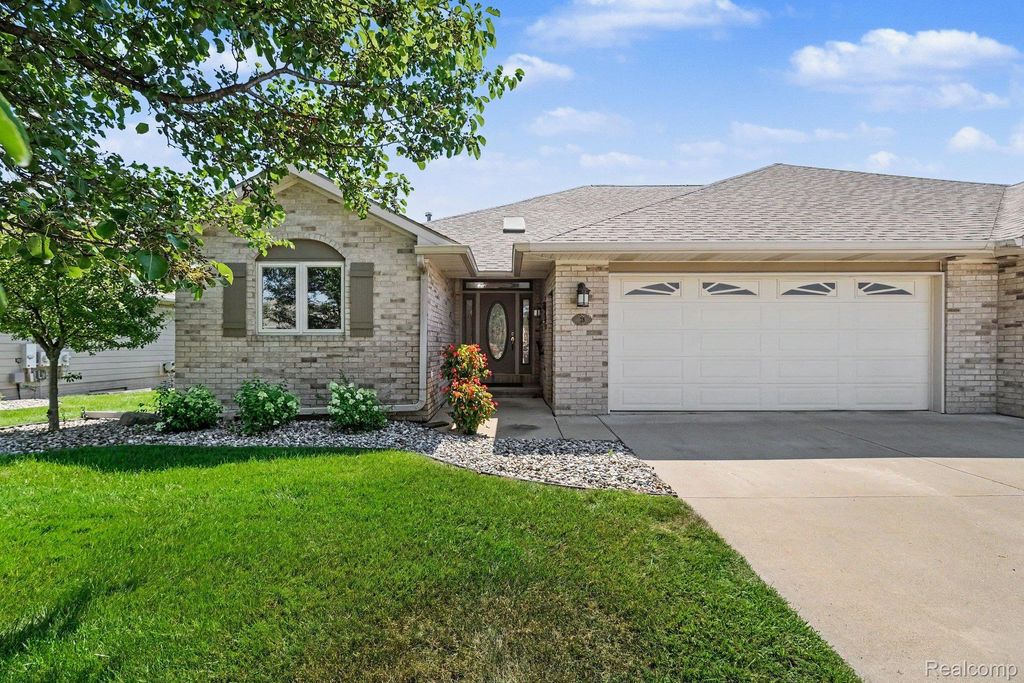 28 Millpond Trail, Saginaw
