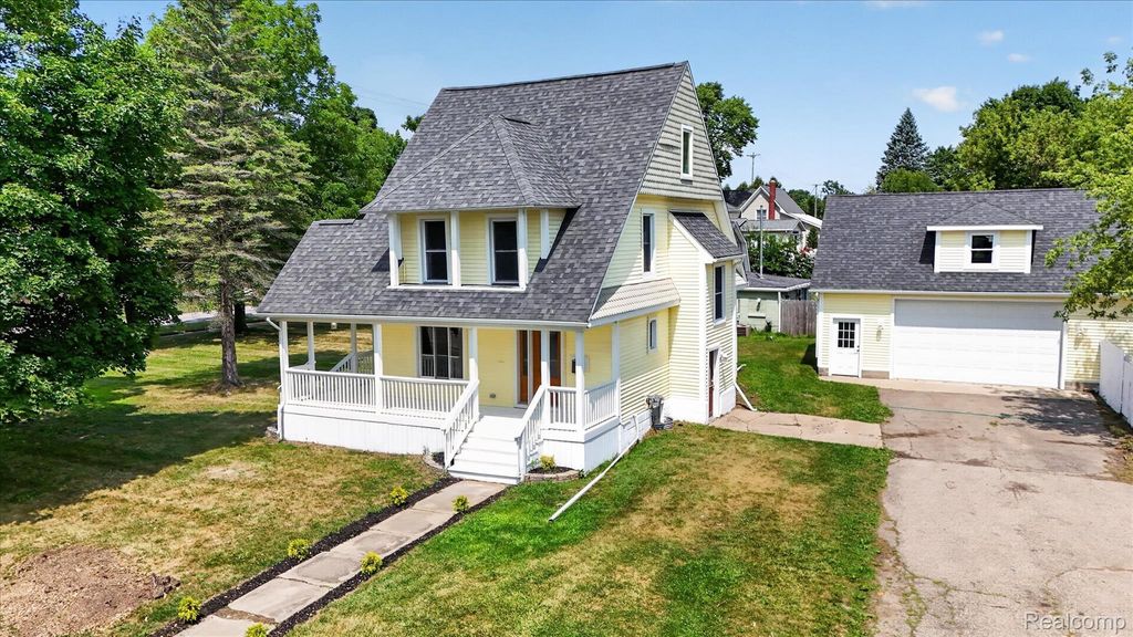 403 Ellen Street E, Fenton city