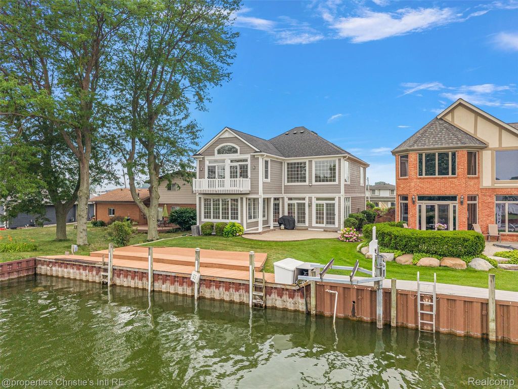 31975 Riverdale Street, Harrison charter township
