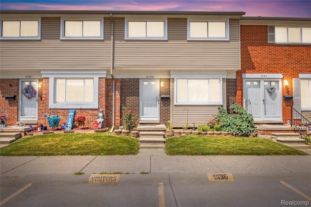 8136 Busko, Warren
