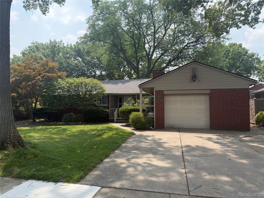 2221 Davis Street, Wyandotte city