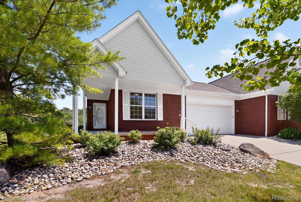 1398 Luxington Drive, Lapeer