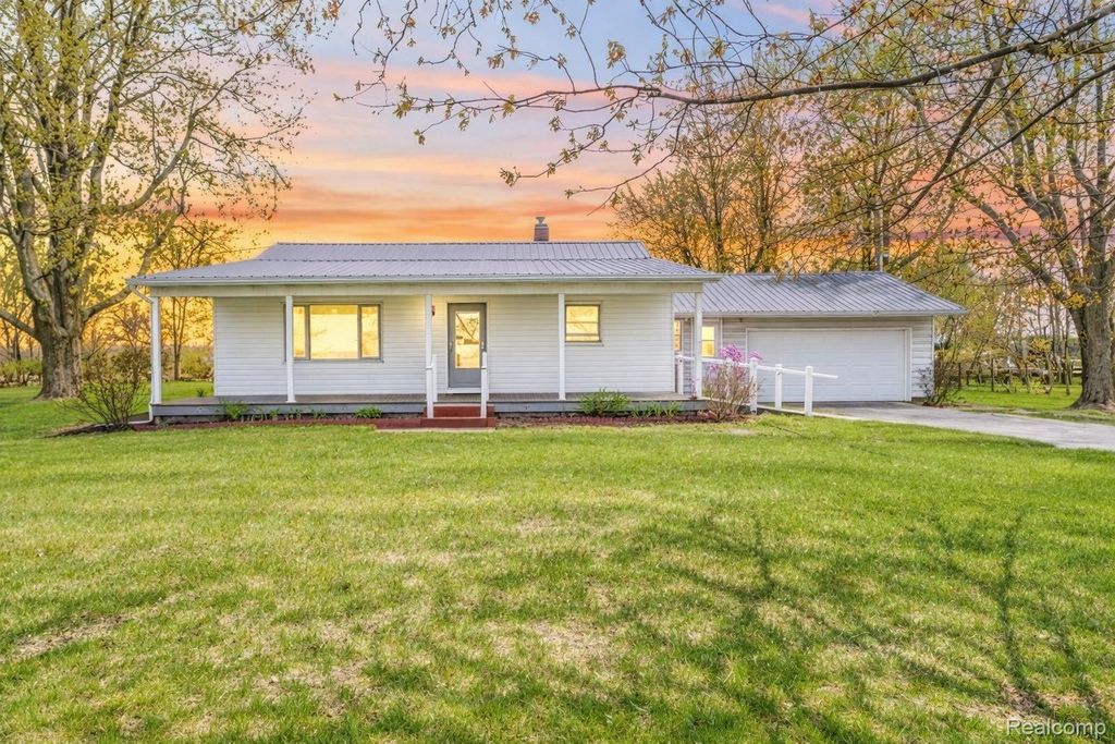 8531 S Waldron Road, Wright township