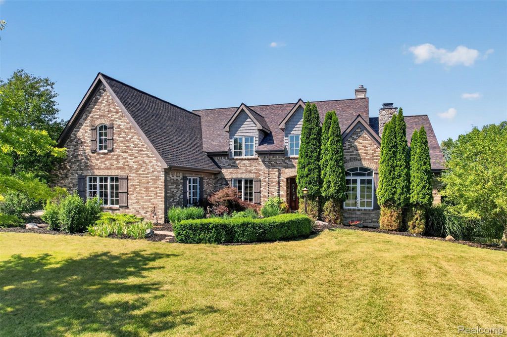 5372 Stone Garden Drive, Marion township