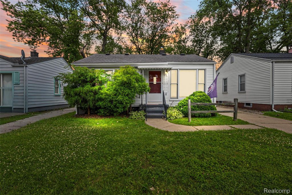 536 E Barrett Avenue, Madison Heights city