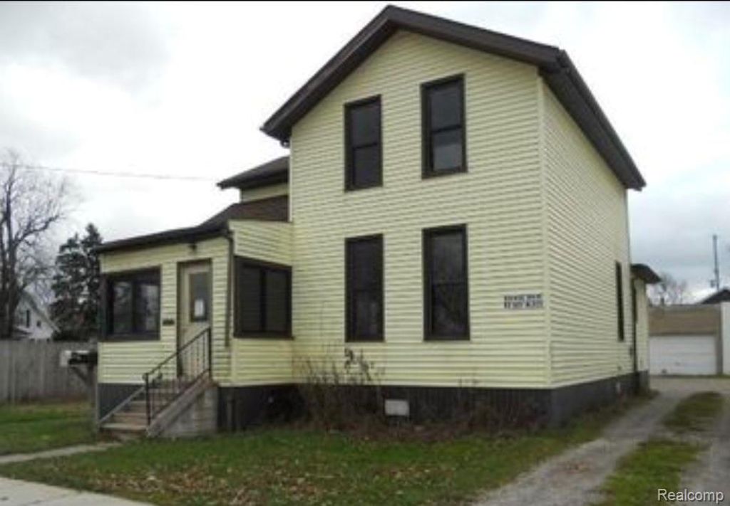 132 N Woodbridge Street, Saginaw city
