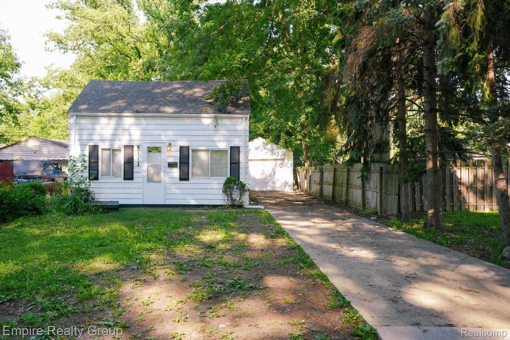 5113 Detroit, Dearborn Heights city