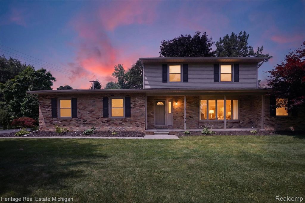 14038 Hogan Road, Fenton charter township