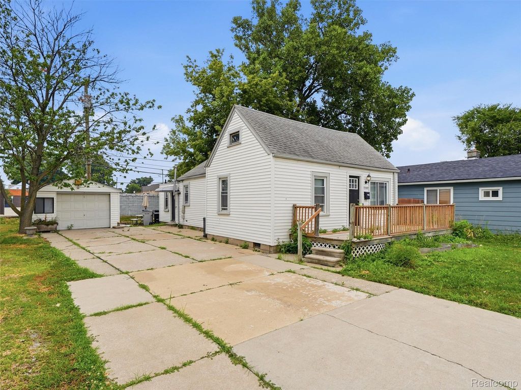 23409 Carlisle Avenue, Hazel Park city
