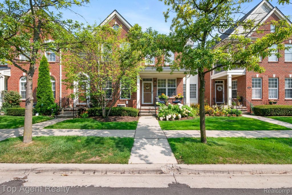 14443 Victoria Drive, Sterling Heights