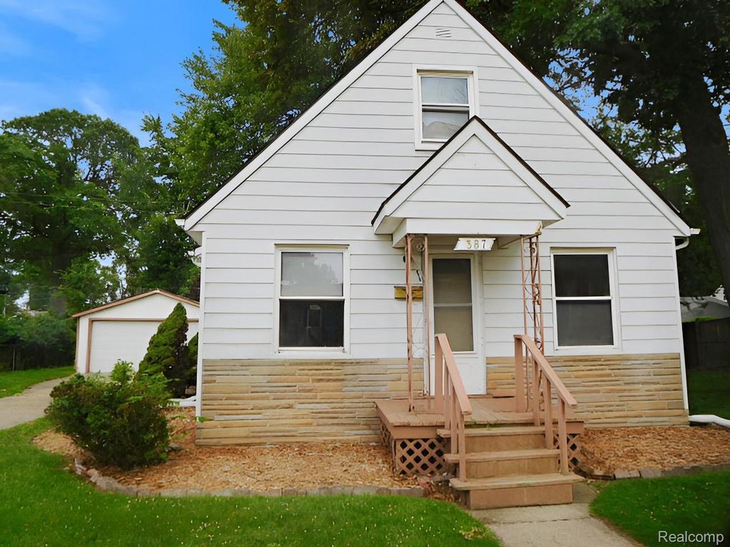 387 W Maxlow Avenue, Hazel Park city