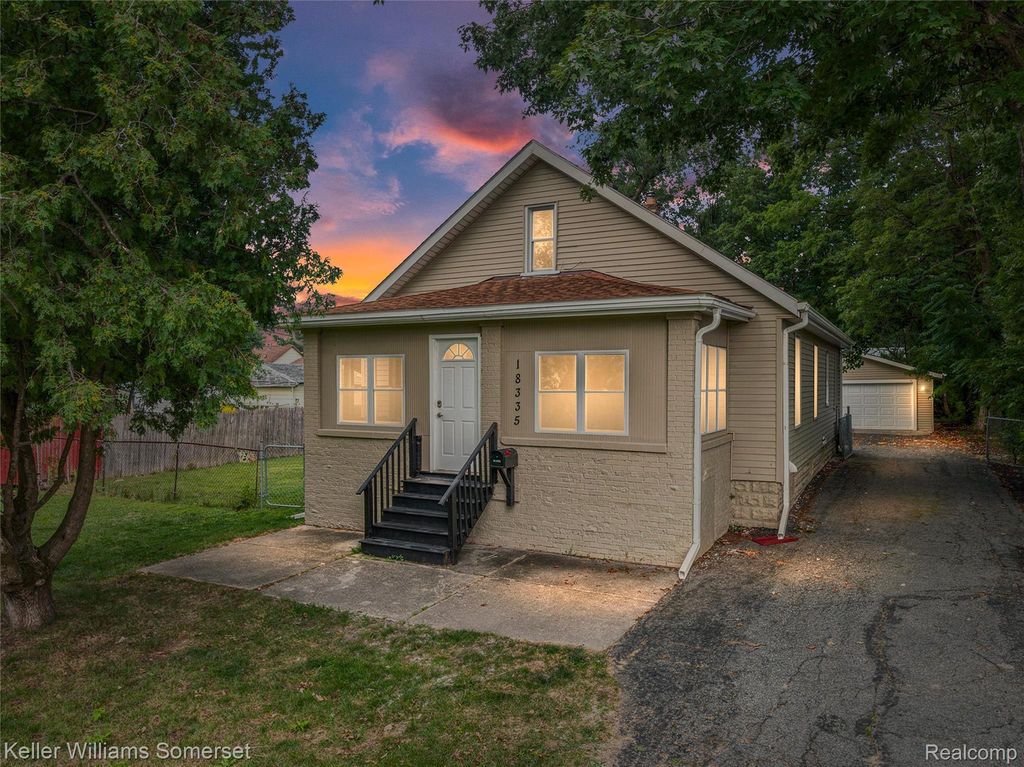 18335 E 11 Mile Road, Roseville city