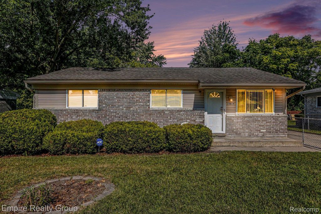 15819 Kerstyn Street, Taylor city
