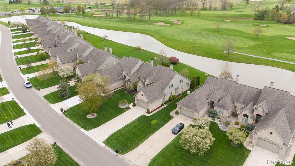 945 Saint James Park Avenue, Monroe charter township