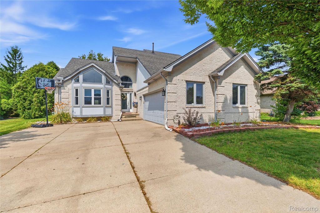 52279 Matterhorn Drive, Macomb township