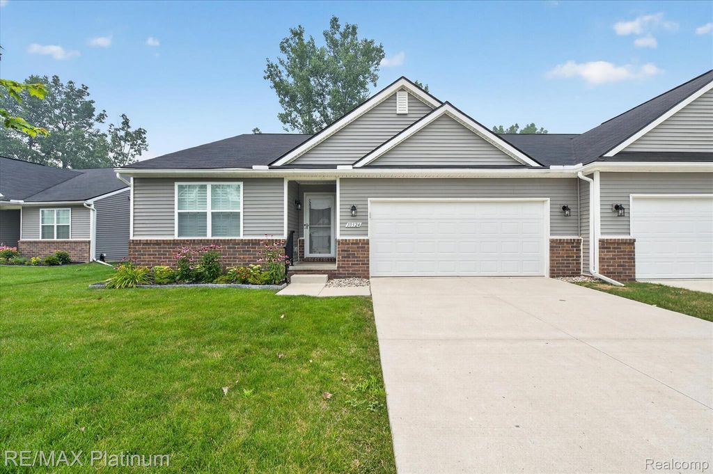 10324 Swan Lake Circle, Ypsilanti