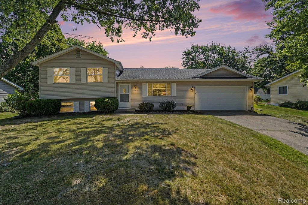 7083 Fairgrove Drive, Mundy township