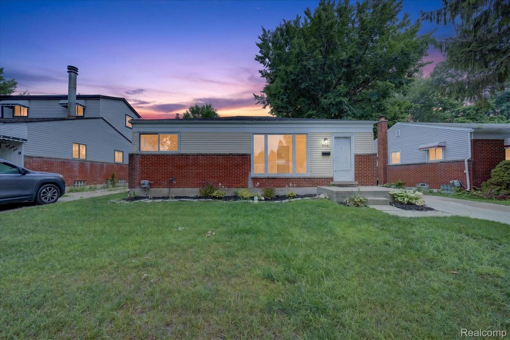 903 Bernie Lane, Madison Heights city