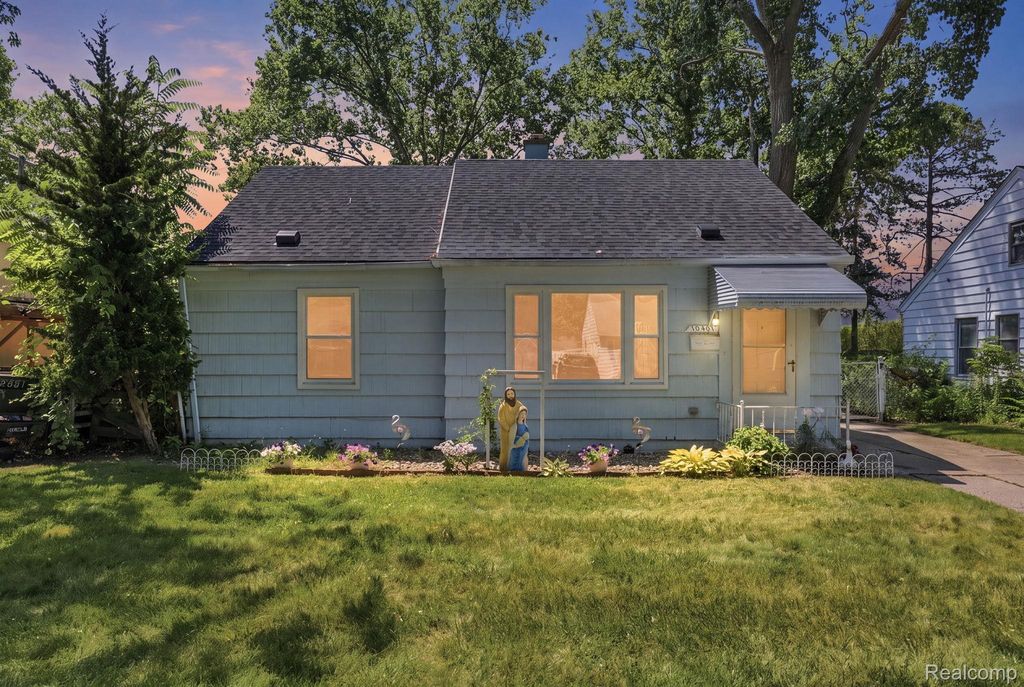 10401 Albany Street, Oak Park city