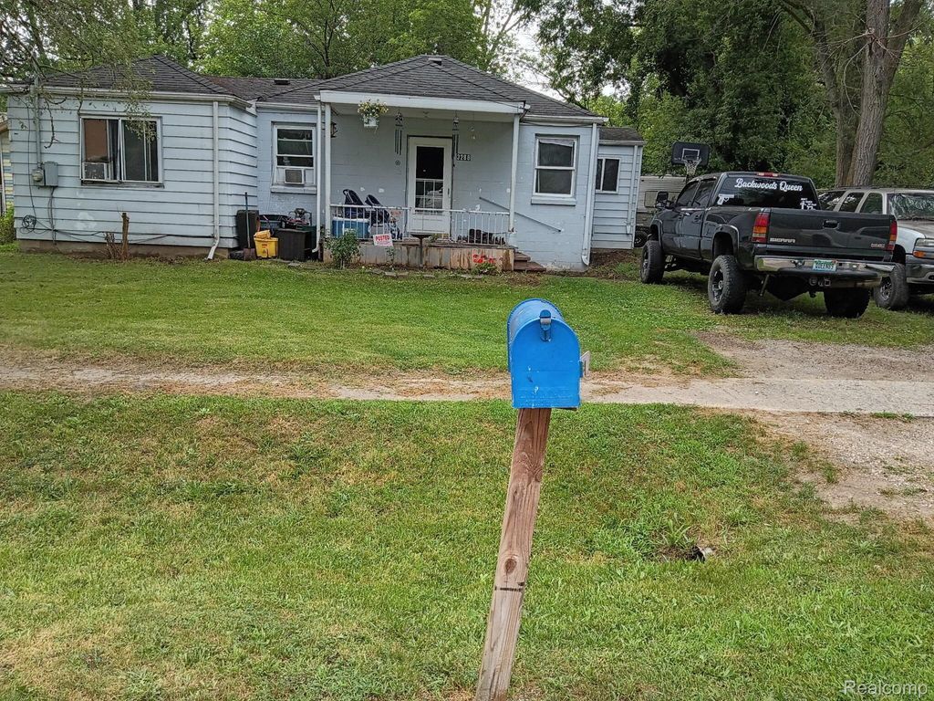 3288 Burnell Avenue, Flint charter township