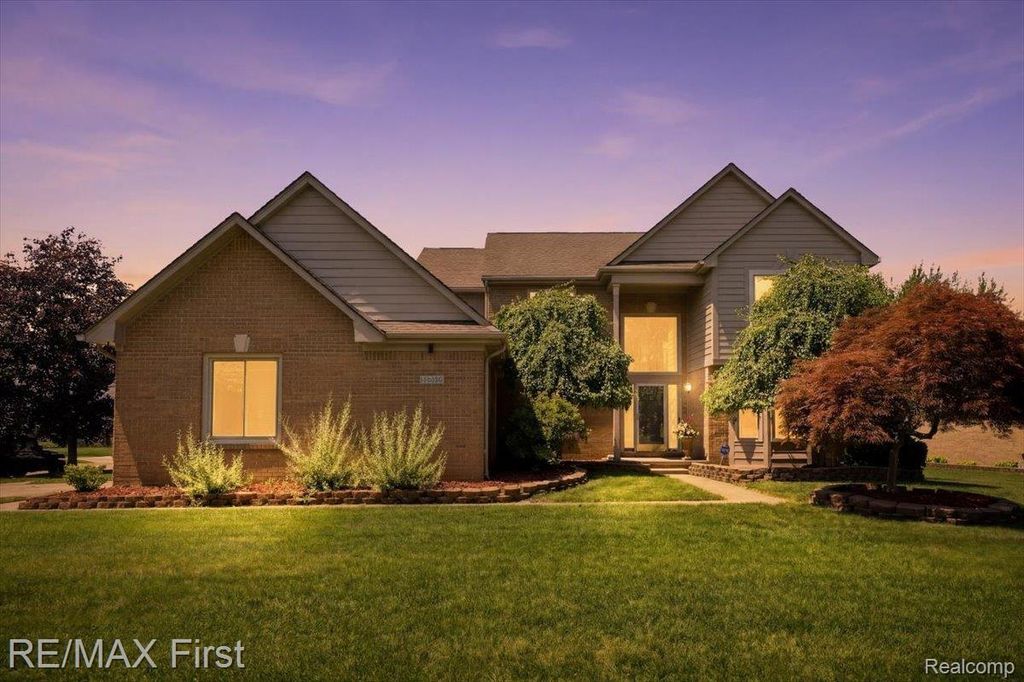 50443 Middle River Drive, Macomb township