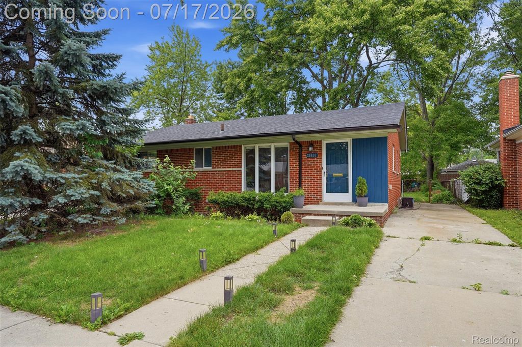 29697 Spoon, Madison Heights city