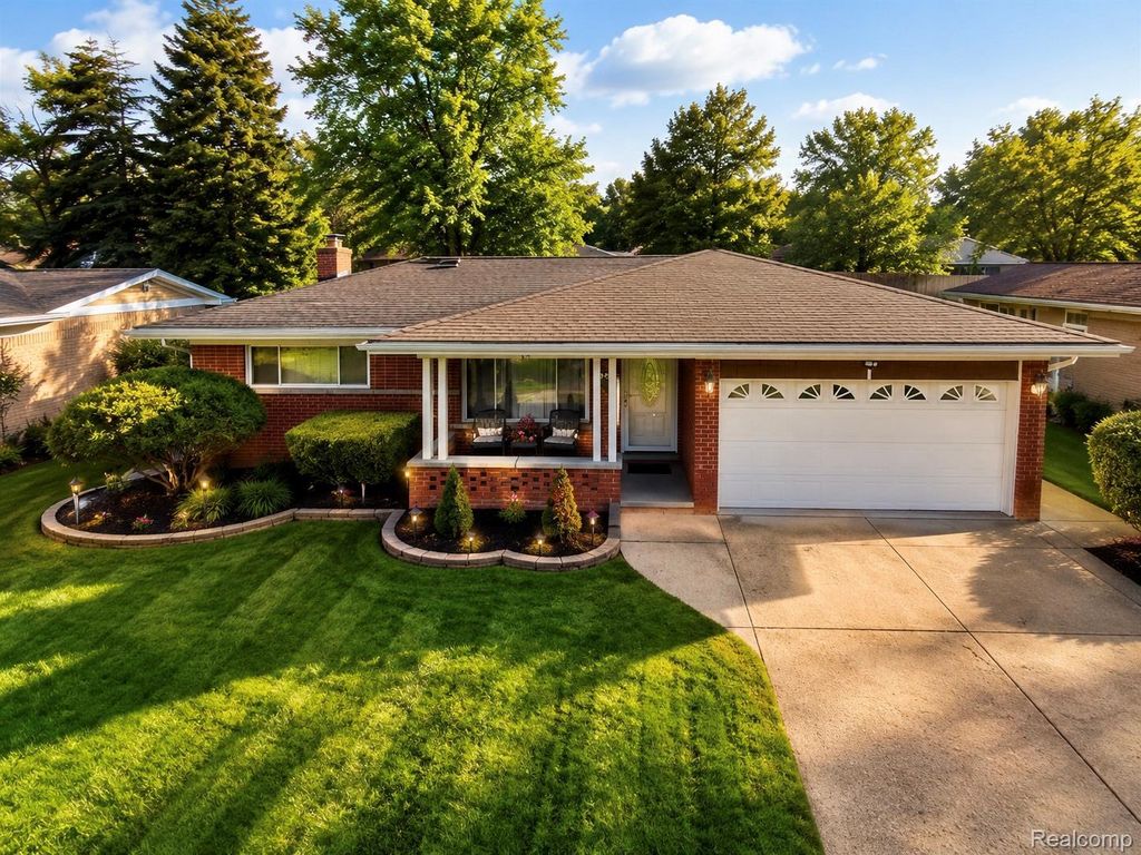 2253 Bernice Avenue, Warren city