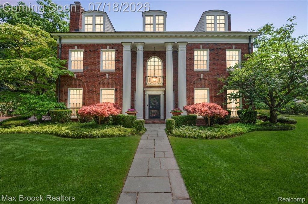 294 Lincoln Road, Grosse Pointe city