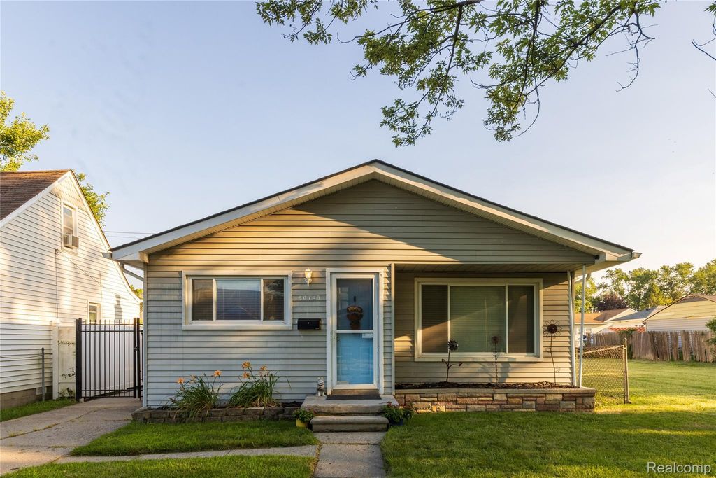 20743 Powers Avenue, Dearborn Heights city