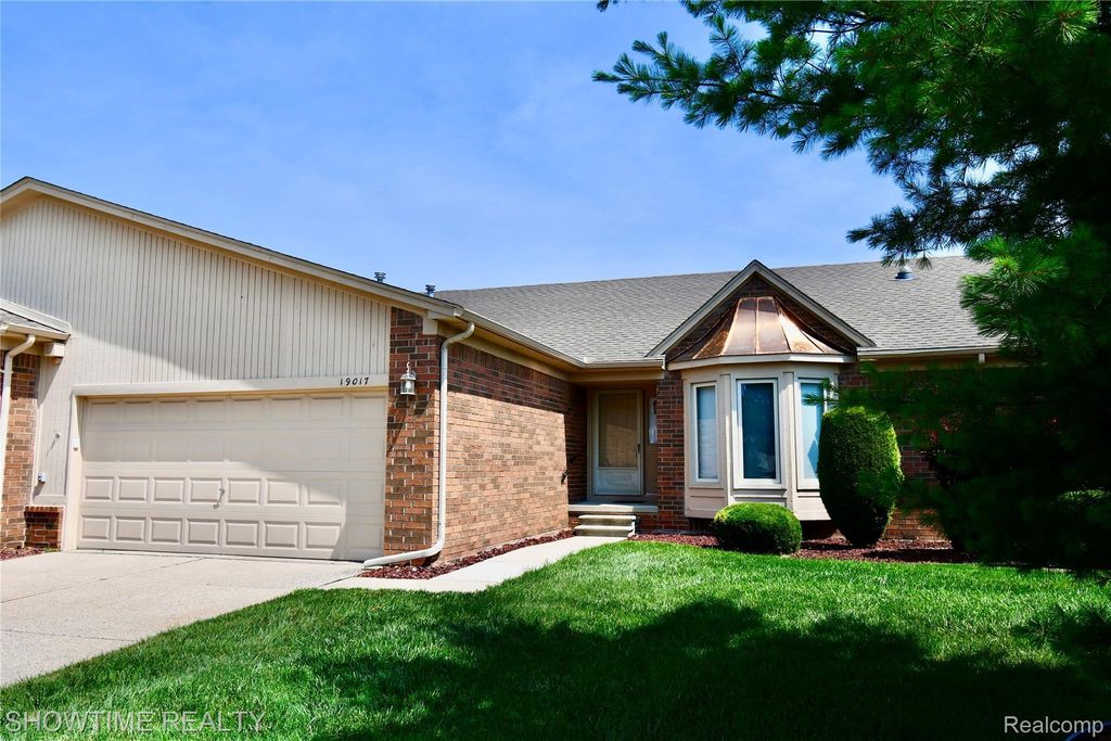 19017 Marisa Drive, Clinton Township